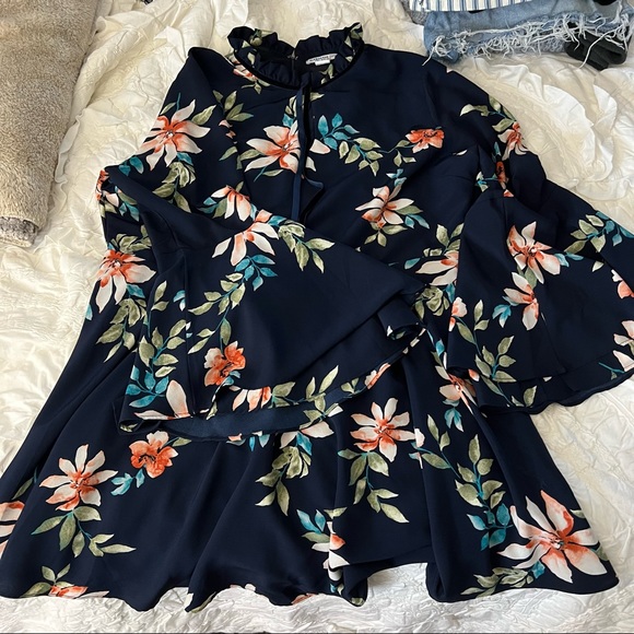 GLAMOROUS DRESS PLUS SIZE FLORAL - Picture 1 of 3